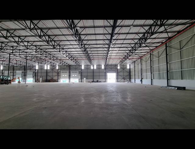 2,400M² WAREHOUSE TO LET IN POMONA